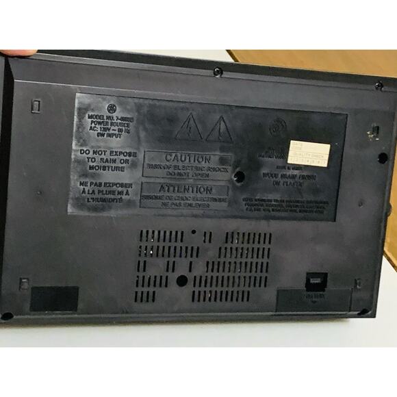 General Electric GE 7-4956B AM/FM Alarm Clock Radio Cassette Plays, No RW or FWD - Picture 8 of 10